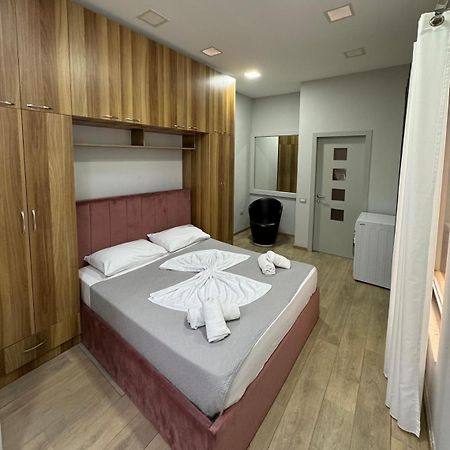 Urban Oasis 3 Apartman Tirana Kültér fotó