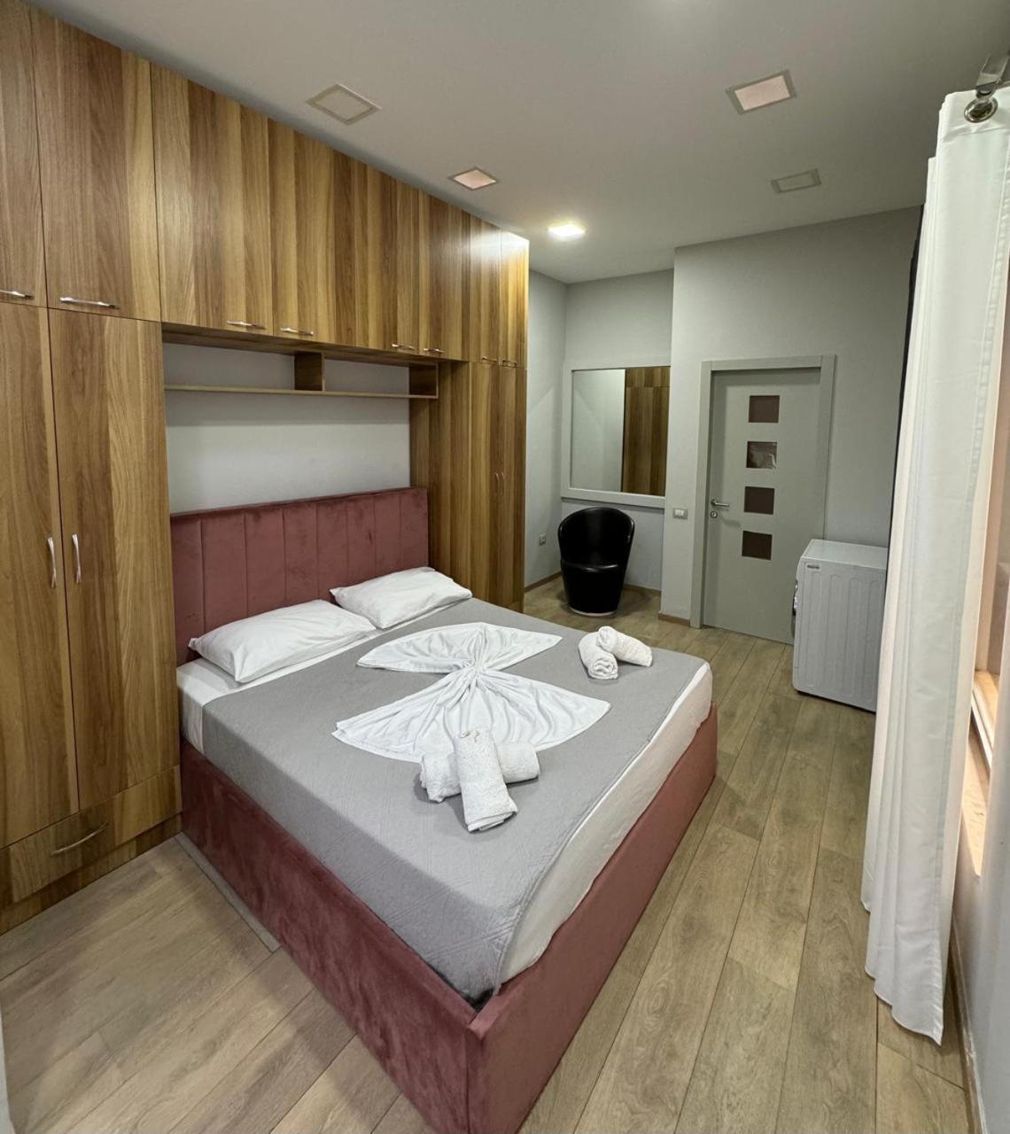 Urban Oasis 3 Apartman Tirana Kültér fotó